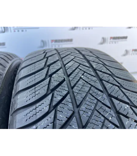 225/60 R17 Bridgestone Blizzak LM001 téli gumi 5-5,5mm - Mobil Gumis 3