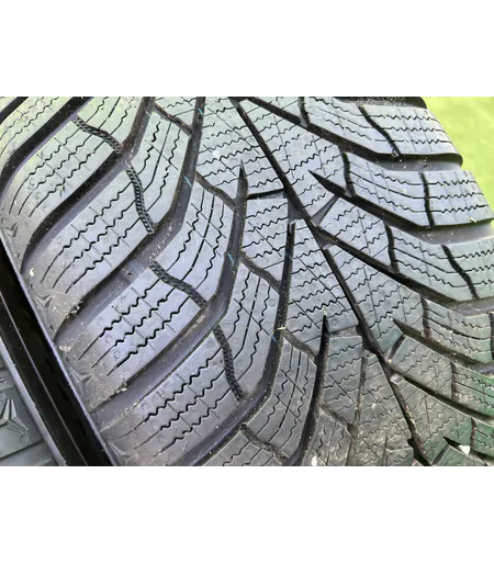 225/60 R18 Kumho WinterCraft WP52 téli gumi 7mm 3