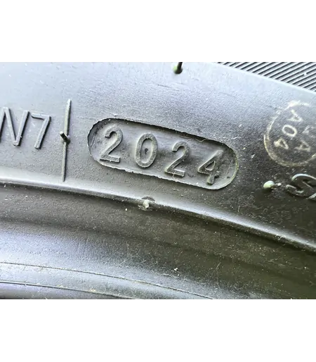225/60 R18 Kumho WinterCraft WP52 téli gumi 7mm 7