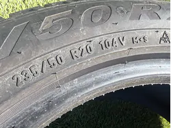 235/50 R20 Pirelli Scorpion téli gumi 6mm 6