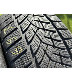 255/40 R21 Goodyear UltraGrip Performance+ téli gumi 6,5mm - Mobil Gumis 3