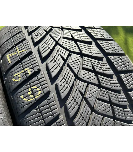 255/40 R21 Goodyear UltraGrip Performance+ téli gumi 6,5mm 3