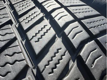 255/45 R20 Kumho WinterCraft W71 téli gumi 5mm 4