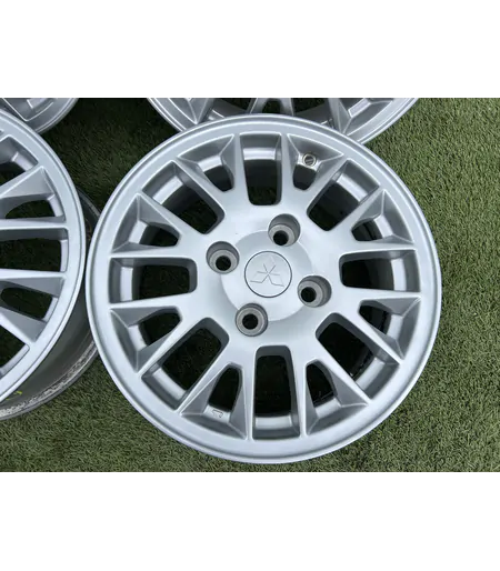 4x114.3 15" Mitsubishi gyári alufelni 6Jx15h2 ET46 - Mobil Gumis 4
