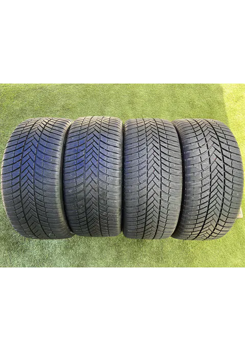 245/40 R19 Bridgestone Blizzak LM005 téli gumi 6,5mm