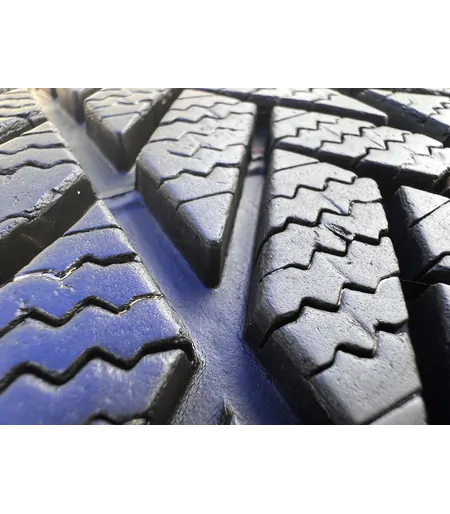 245/40 R19 Bridgestone Blizzak LM005 téli gumi 6,5mm 4