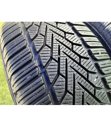 225/55 R16 Semperit Speed Grip 2 téli gumi 7mm 2