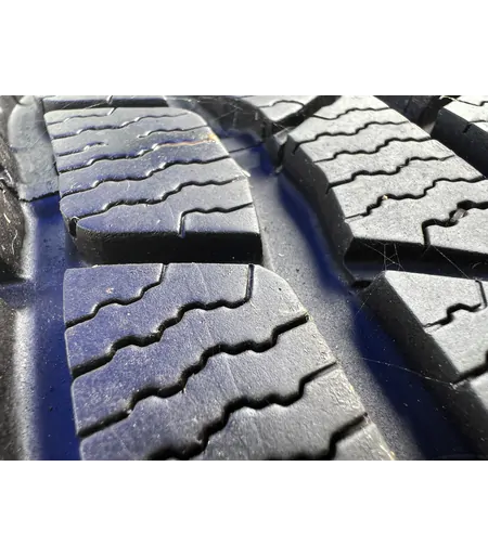 225/55 R16 Continental ContiWinterContact TS830P téli gumi 7mm 4