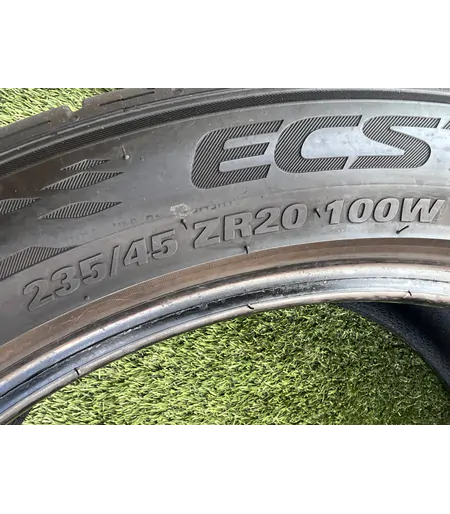 235/45 R20 Kumho Ecsta PS71 nyári gumi 6-6,5mm 6