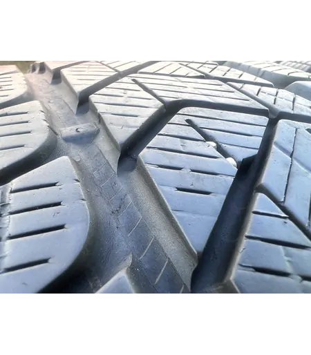 235/65 R18 Pirelli Scorpion téli gumi 5mm - Mobil Gumis 4