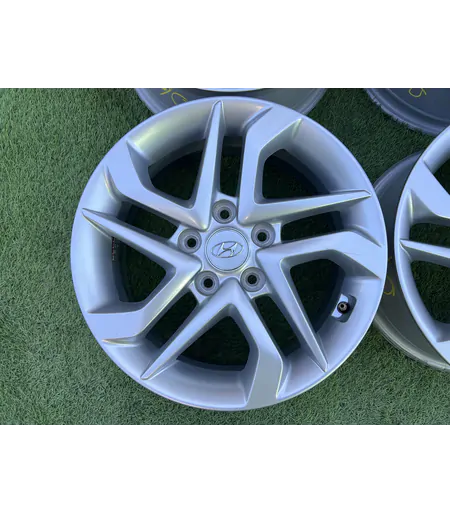 5x114.3 16" Hyundai gyári alufelni + TPMS szenzor 6,5Jx16h2 ET45 2