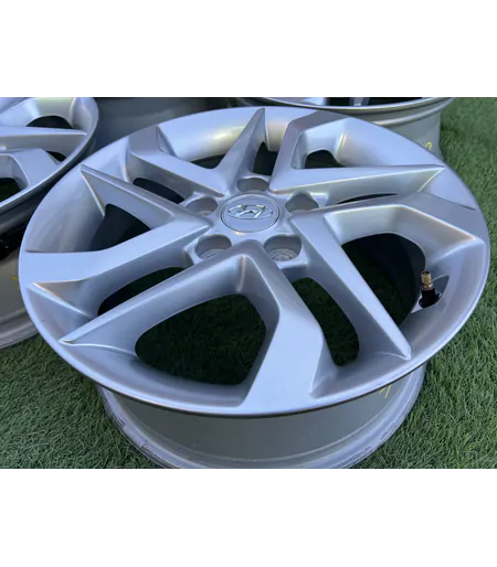 5x114.3 16" Hyundai gyári alufelni + TPMS szenzor 6,5Jx16h2 ET45 6