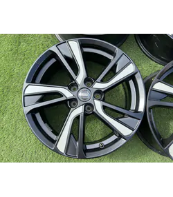 5x114.3 18" Nissan gyári alufelni 7Jx18h2 ET47 2
