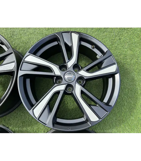 5x114.3 18" Nissan gyári alufelni 7Jx18h2 ET47 4