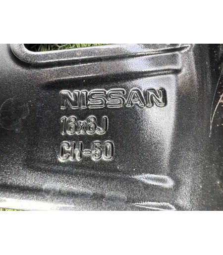 4x100 16" Nissan gyári alufelni 6Jx16h2 ET50 8