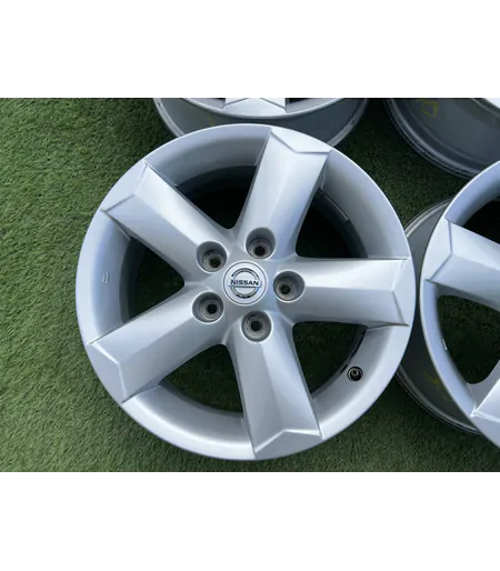 5x114.3 16" Nissan gyári alufelni 6,5Jx16h2 ET40 2