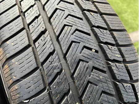 215/55 R17 Gripmax SureGripPro Winter téli gumi 7mm 3