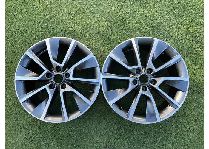 5x112 18" Skoda gyári alufelni 2DB 7Jx18h2 ET45 57 A.601 025.D 8Z8 alapértelmezett kép