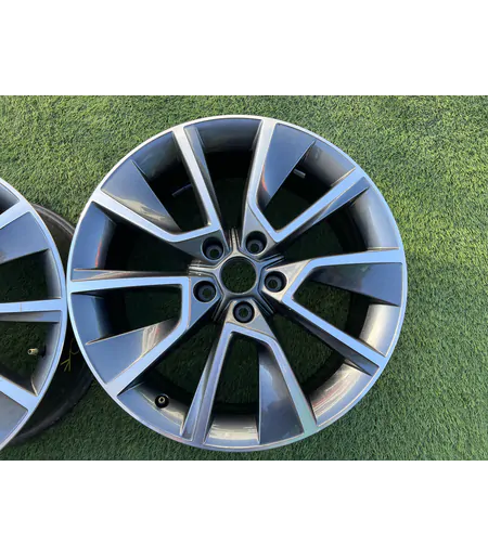 5x112 18" Skoda gyári alufelni 2DB 7Jx18h2 ET45 57 A.601 025.D 8Z8 2