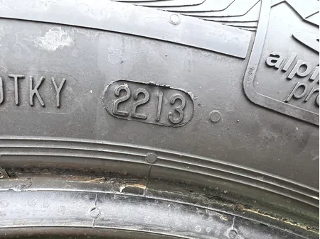 205/60 R16 Semperit Speed- Grip 2 téli gumi 6,5mm 5