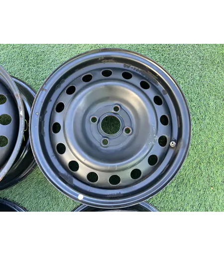 4x100 15" Kia gyári lemezfelni 5,5Jx15h2 ET36 4