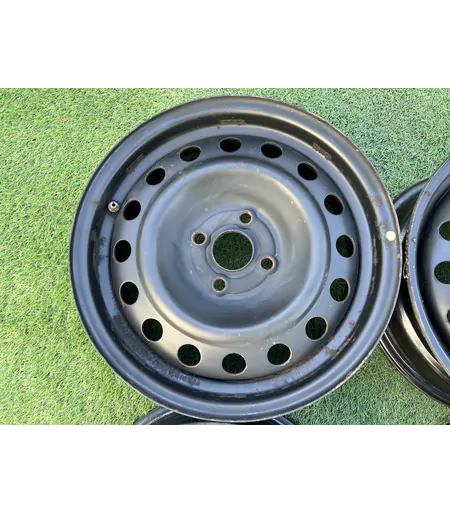 4x100 15" Kia gyári lemezfelni 5,5Jx15h2 ET36 5