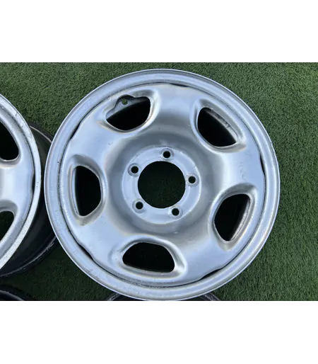 5x139.7 16" Suzuki Vitara gyári lemezfelni 7Jx16h2 ET5 3