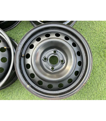 4x100 15" Kia gyári lemezfelni 5,5Jx15h2 ET36 3