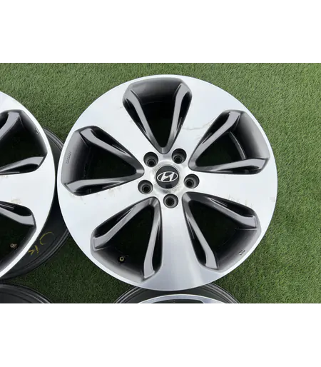 5x114.3 18" Hyundai gyári alufelni 7Jx18h2 ET41 4
