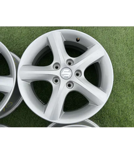 5x114.3 16" Suzuki SX4 gyári alufelni 6Jx16h2 ET50 4