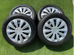 4x100 15" Toyota gyári lemezfelni 185/60 R15 téli gumikkal 1