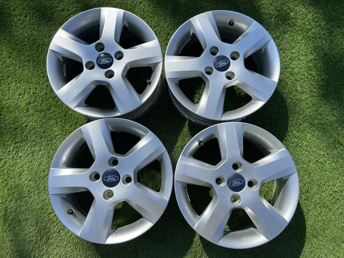 4x108 15" Ford gyári alufelni 6Jx15h2 ET52,5 alapértelmezett kép