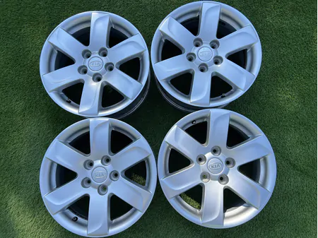 5x114.3 16" Kia gyári alufelni 6,5Jx16h2 ET41 1