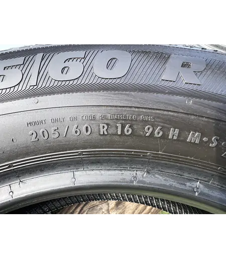 205/60 R16 Semperit Master Grip 2 téli gumi 4,5mm 6