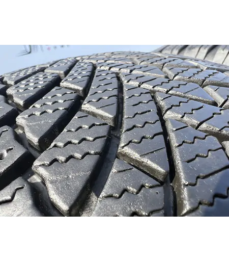 205/60 R16 Bridgestone Blizzak LM05 téli gumi 5mm 4