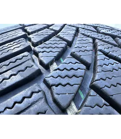 235/50 R20 Bridgestone Blizzak LM005 téli gumi 6mm 4