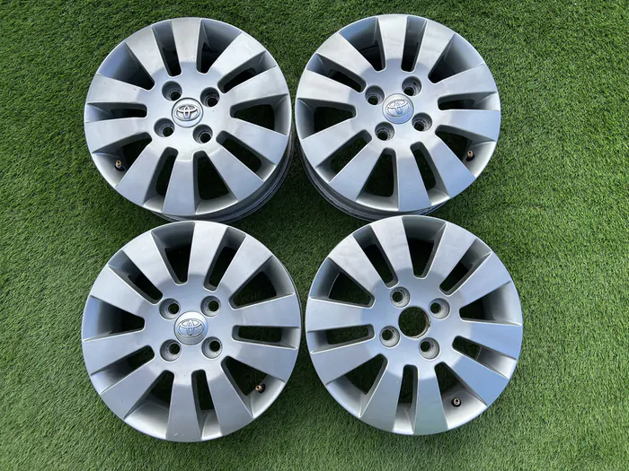 4x100 14" Toyota gyári alufelni 4,5Jx14h2 ET39 alapértelmezett kép