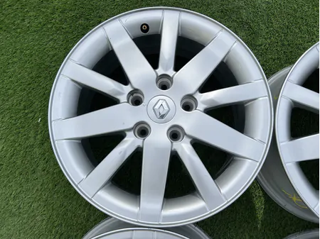 5x114.3 16" Renault gyári alufelni 6,5Jx16h2 ET47 5