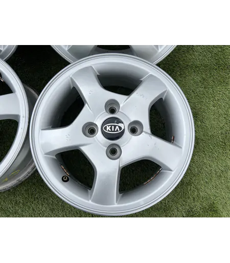 4x114.3 15" Kia gyári alufelni 6Jx15h2 ET43 4