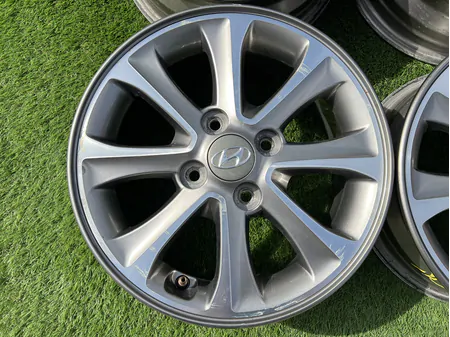 4x100 14" Hyundai gyári alufelni 5,5Jx14h2 ET47 2