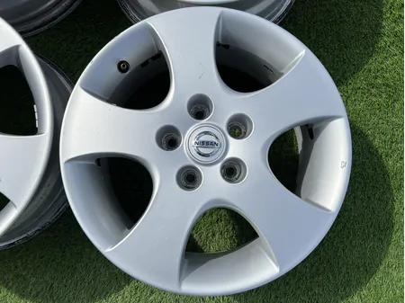 5x114.3 16" Nissan gyári alufelni 6,5Jx16h2 ET40 3