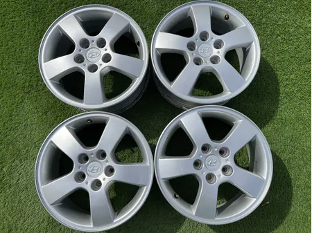 5x114.3 16" Hyundai gyári alufelni 6,5Jx16h2 ET46 1