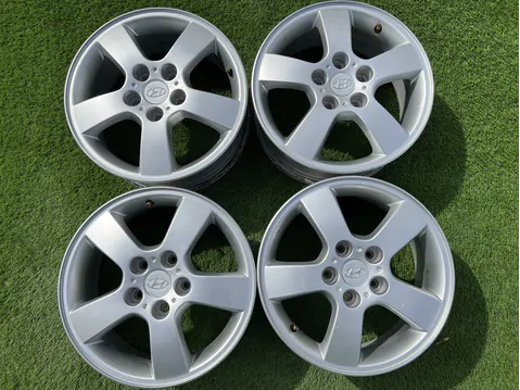 5x114.3 16" Hyundai gyári alufelni 6,5Jx16h2 ET46