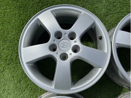 5x114.3 16" Hyundai gyári alufelni 6,5Jx16h2 ET46 5