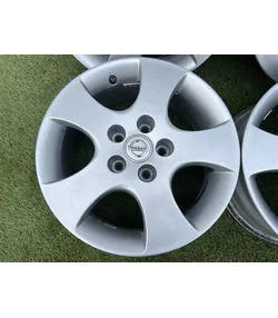 5x114.3 16" Nissan gyári alufelni 6,5Jx16h2 ET40 3