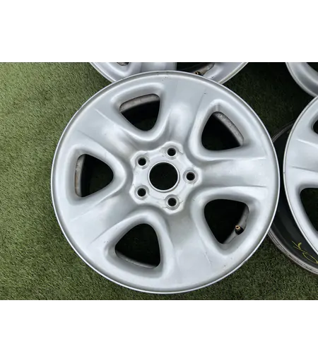 5x114.3 16" Suzuki gyári lemezfelni 6,5Jx16h2 ET45 2