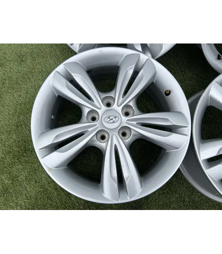 5x114.3 17" Hyundai gyári alufelni 6,5Jx17h2 ET48 3