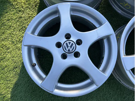 5x100 16" Volkswagen gyári alufelni 6,5Jx16h2 ET42 2