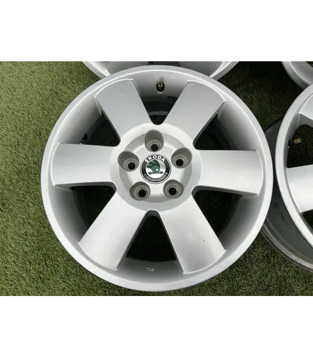 5x100 15" Skoda gyári alufelni 6Jx15h2 ET43 3