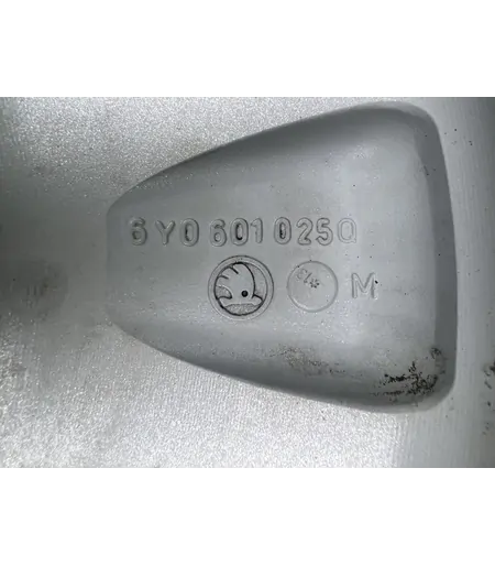 5x100 15" Skoda gyári alufelni 6Jx15h2 ET43 7